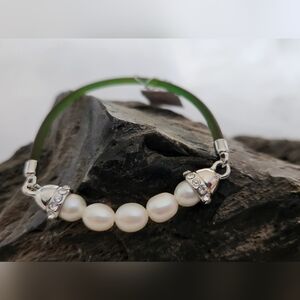 NWT Lia Sophia Green cut crystal and Pearl bracelet